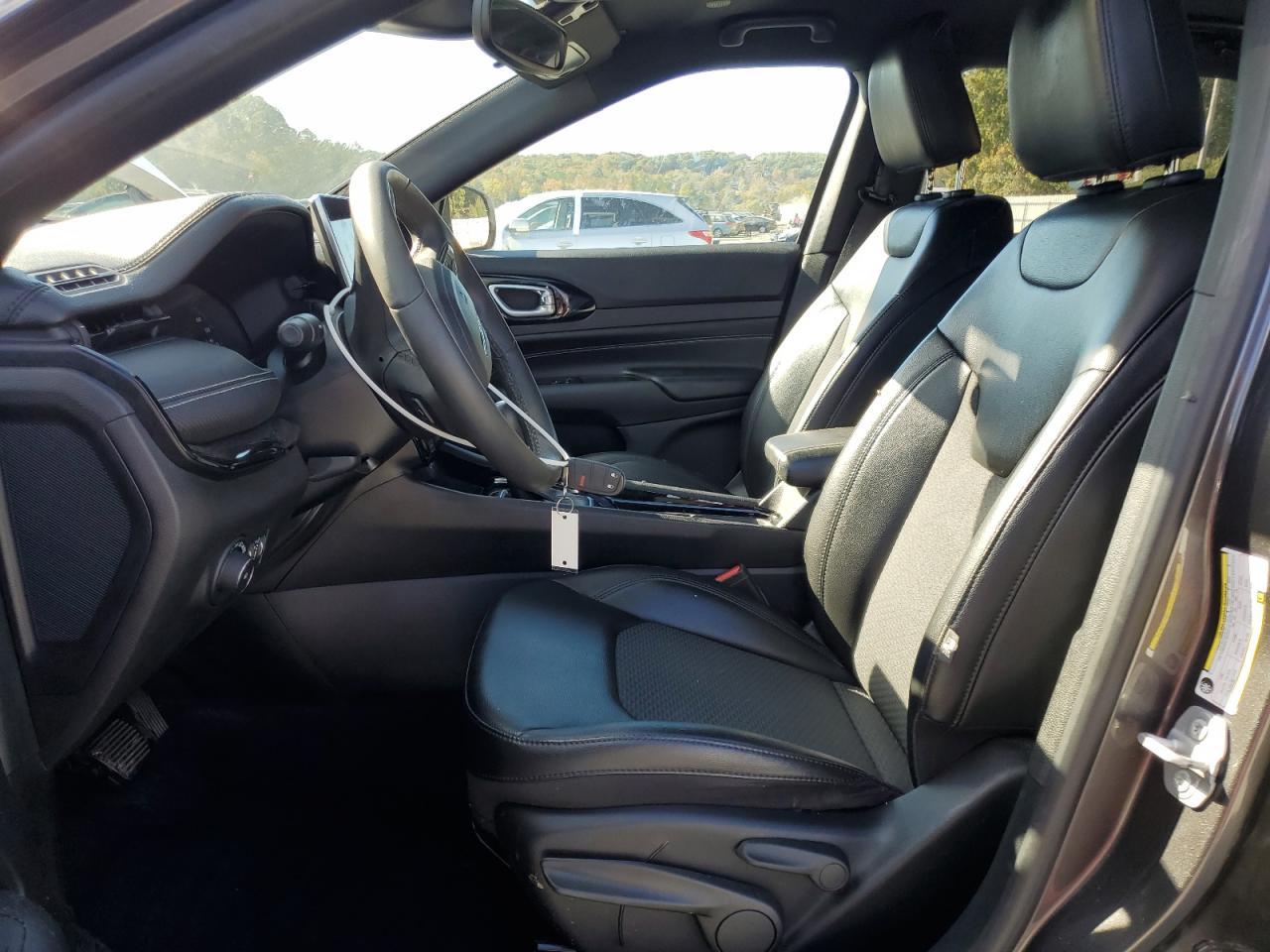 2022 Jeep Compass Latitude - Image 7