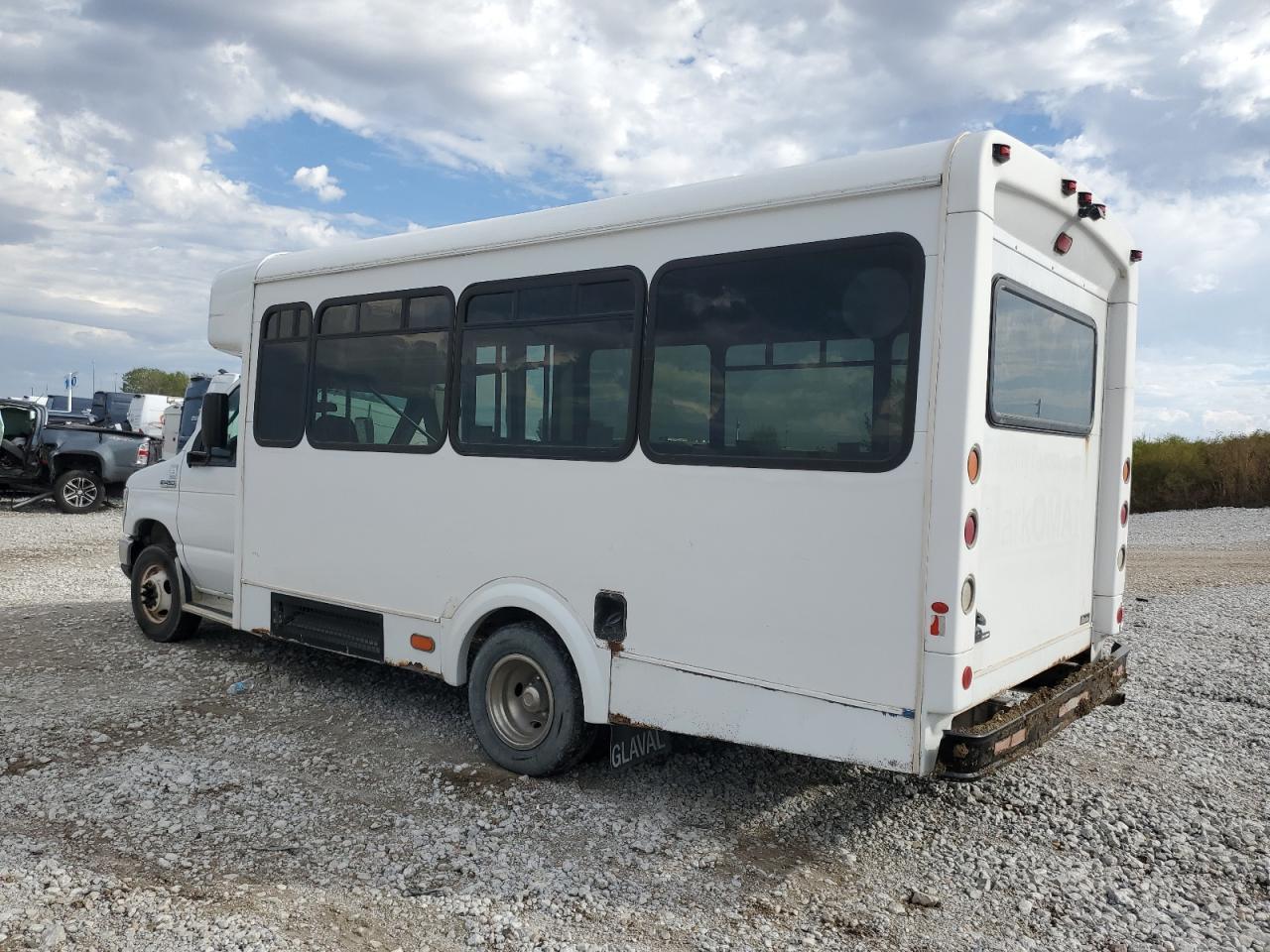 2016 Ford Econoline E450 Super Duty Cutaway Van - Фото 2