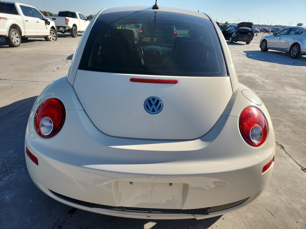 2009 Volkswagen New Beetle S - Фото 6