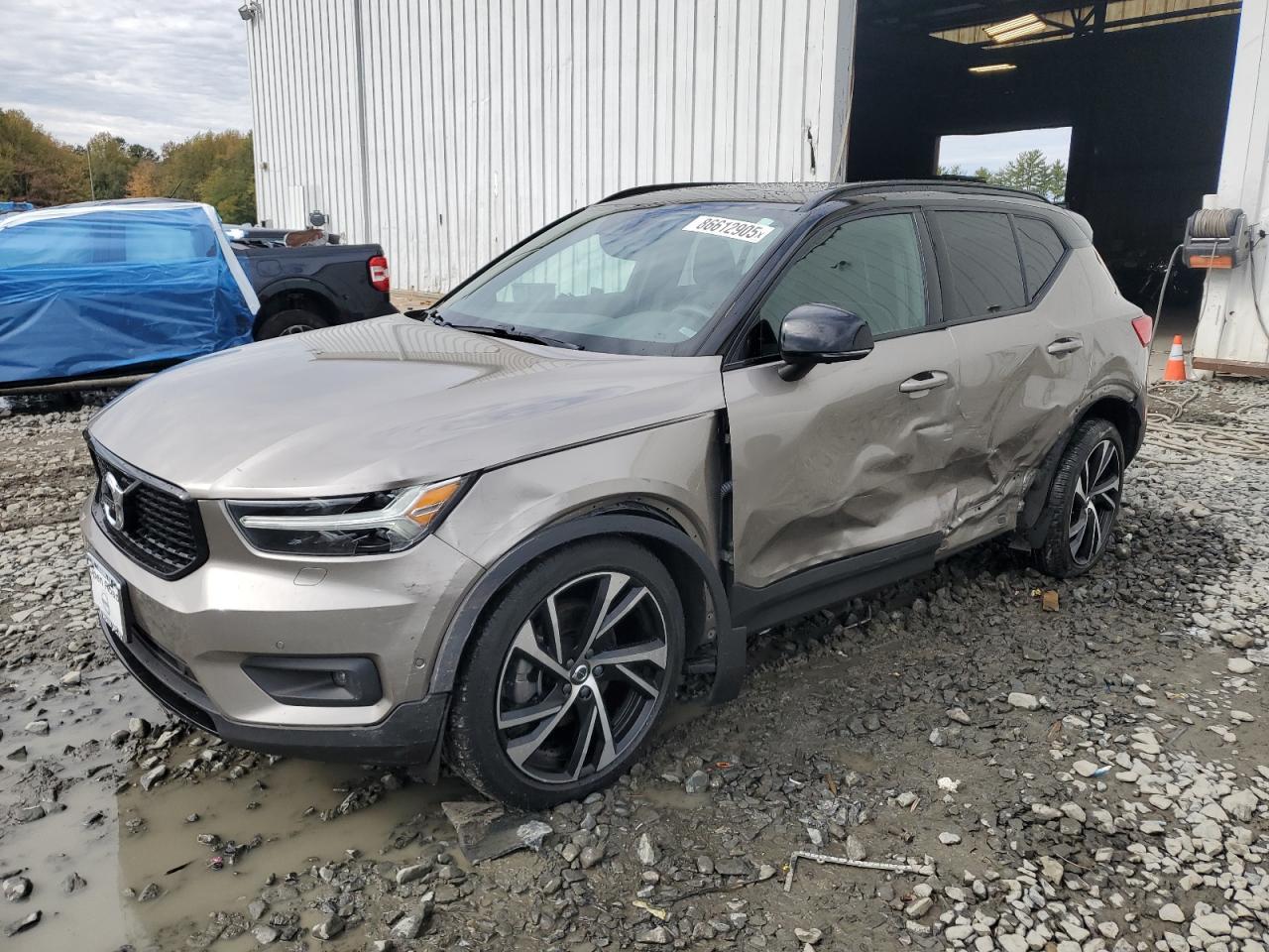 2022 Volvo Xc40 T5 R-Design