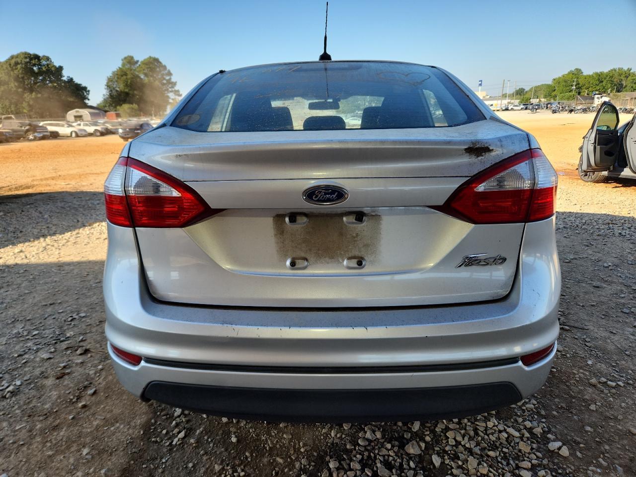 2014 Ford Fiesta S - Фото 6