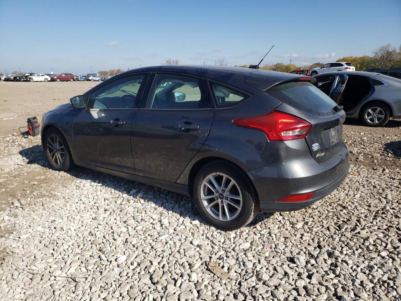 2017 Ford Focus Se - Фото 2