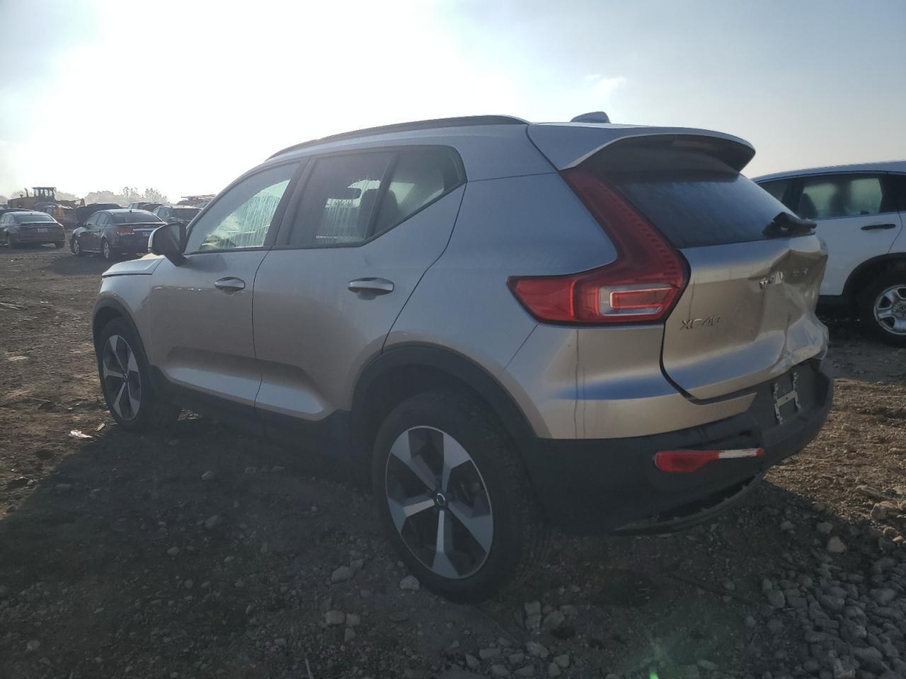 2024 Volvo Xc40 Plus - Фото 2