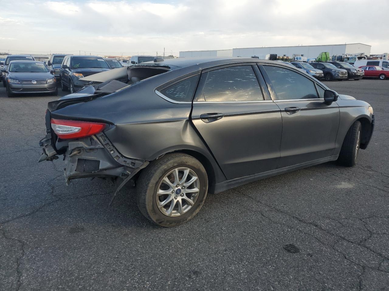 2015 Ford Fusion S - Фото 3