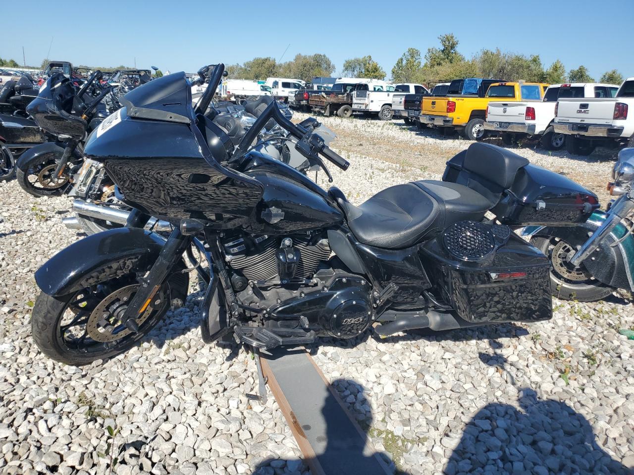 2023 Harley-Davidson Fltrxs - Фото 3