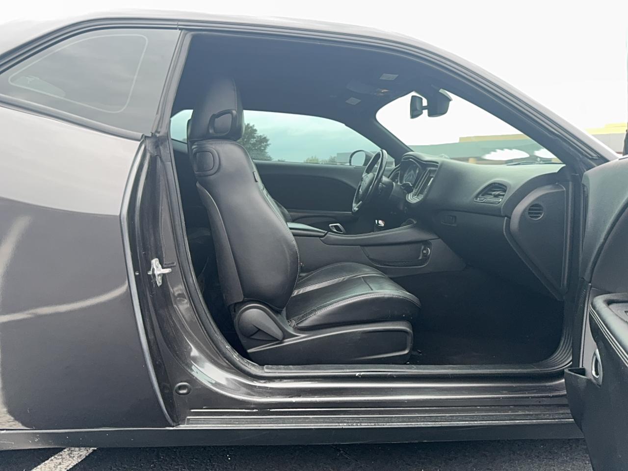 2021 Dodge Challenger Sxt - Image 5