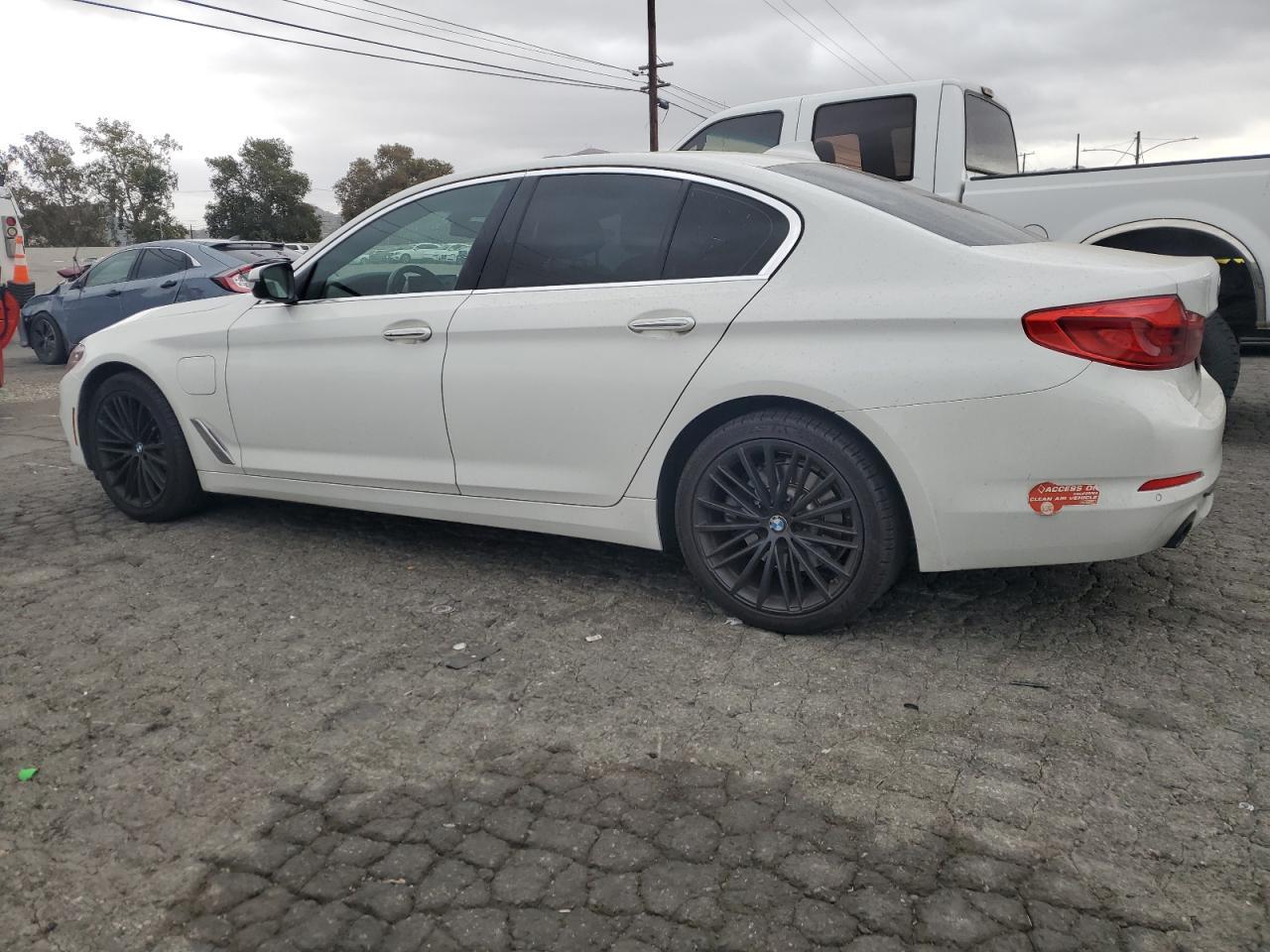 2018 BMW 530E - Фото 2