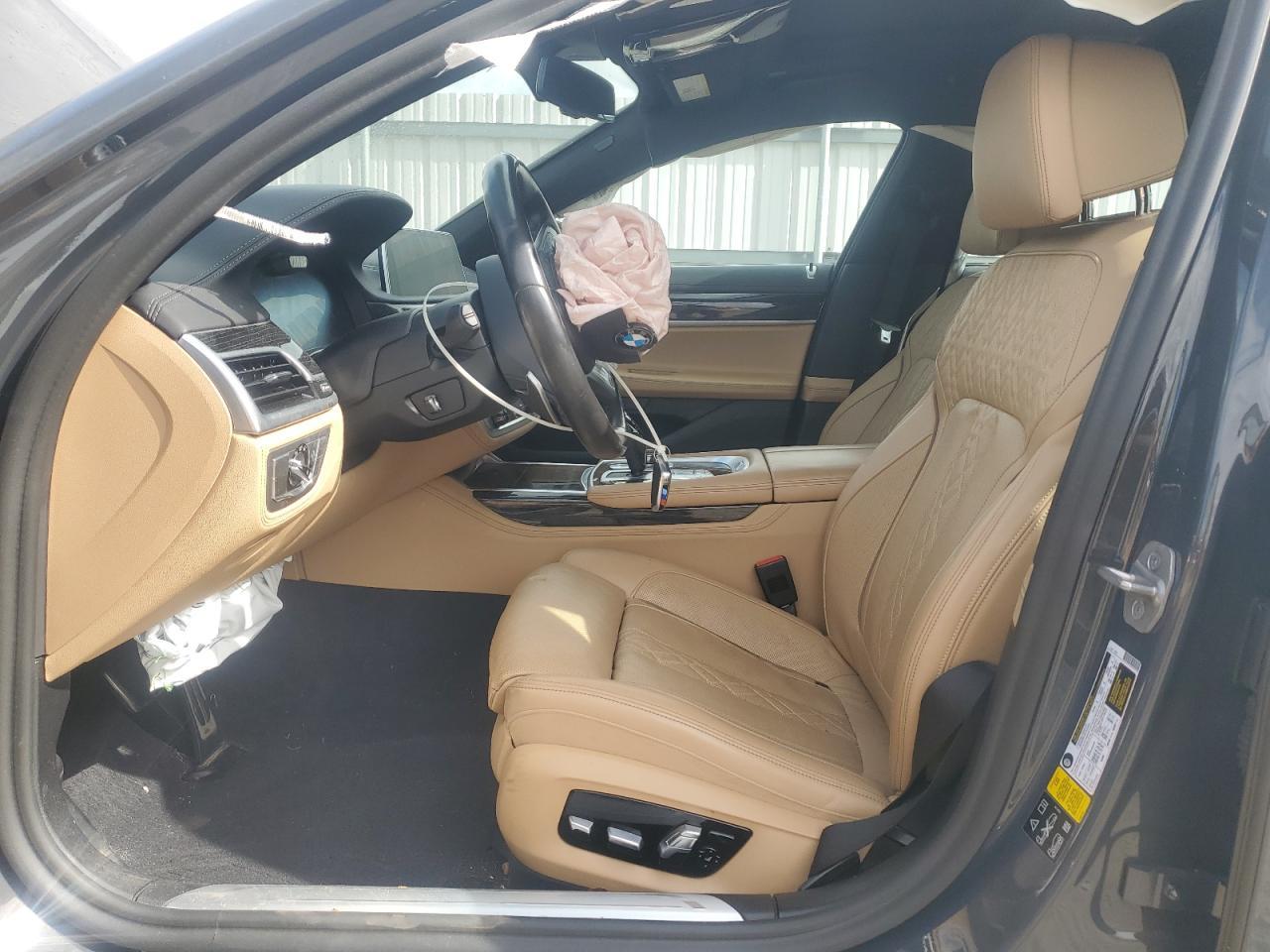 2022 BMW 750 Xi - Фото 7