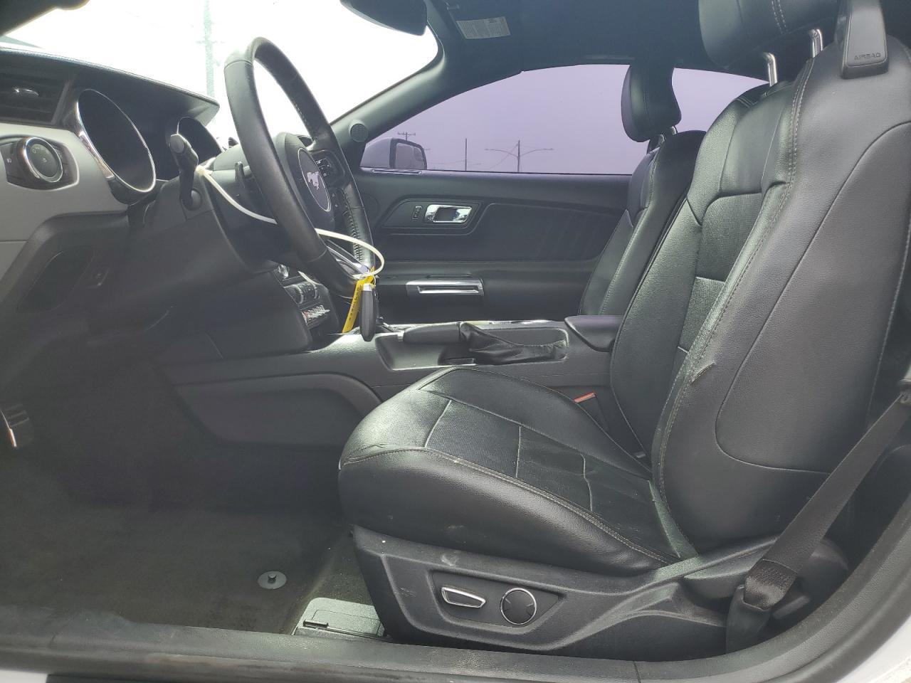 2017 Ford Mustang - Фото 7