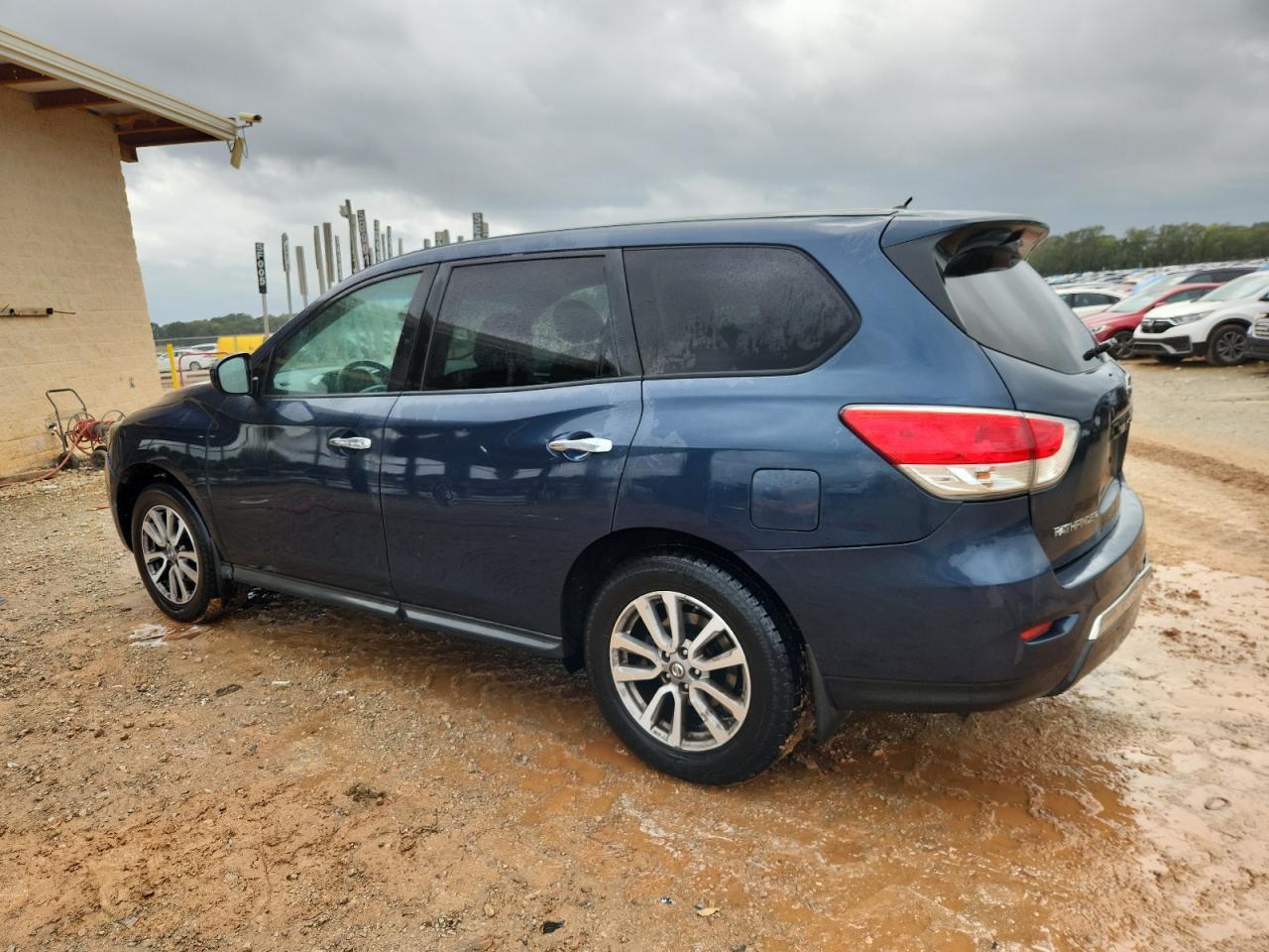 2014 Nissan Pathfinder S - Фото 2