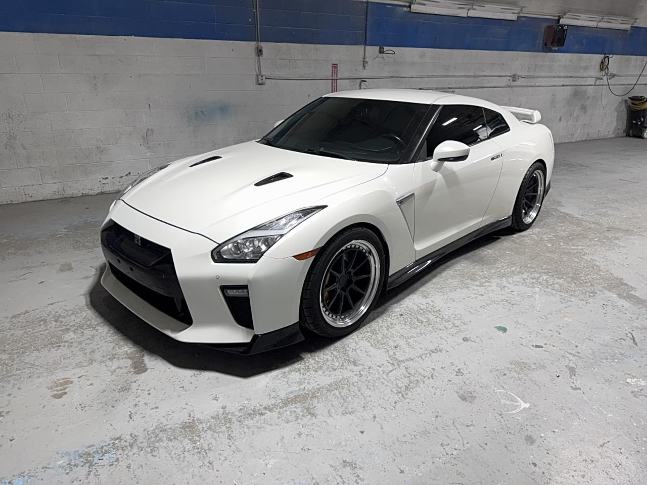 2020 Nissan Gt-R Pure - Image 2