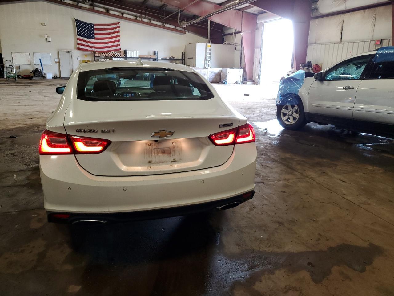 2017 Chevrolet Malibu Premier - Image 6