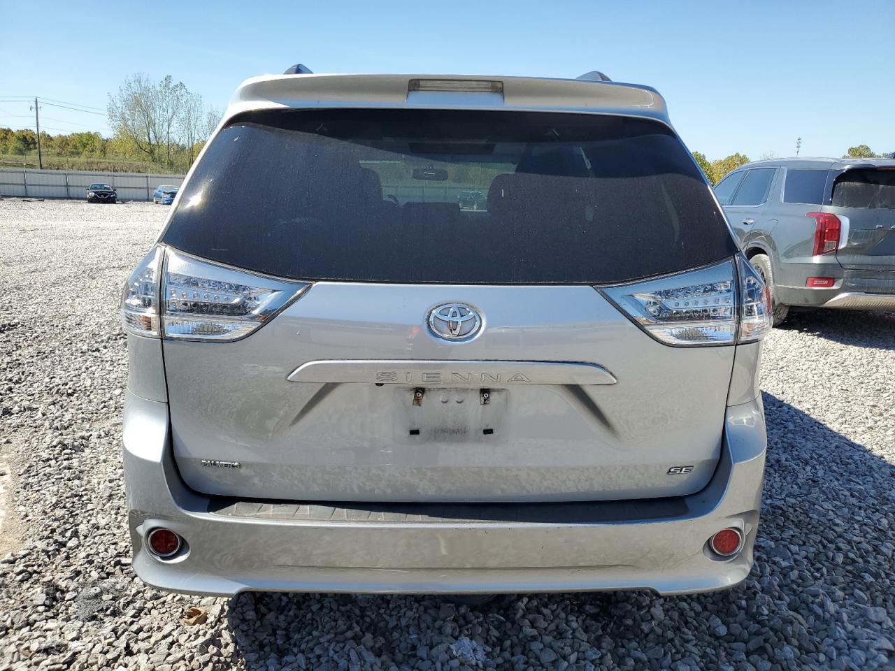 2015 Toyota Sienna Sport - Фото 6