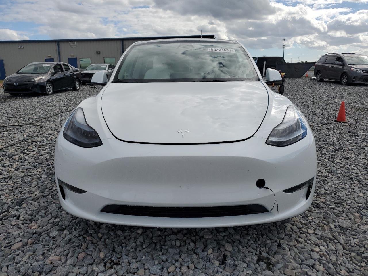 2024 Tesla Model Y - Фото 5