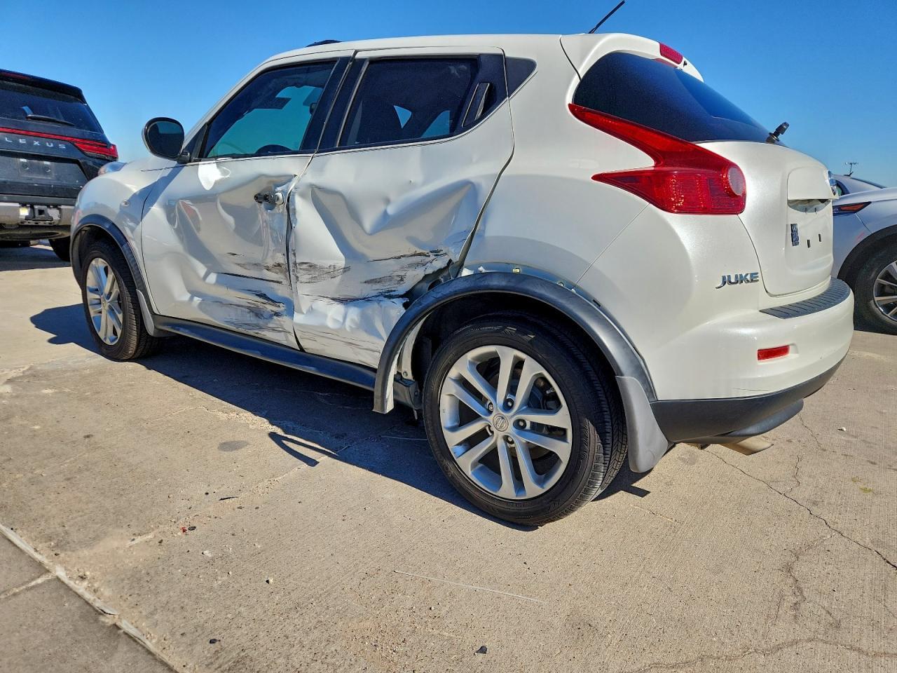 2013 Nissan Juke S - Image 2