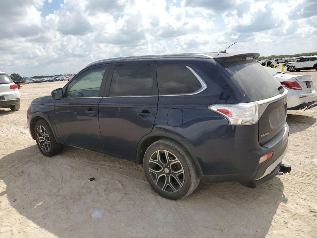 2015 Mitsubishi Outlander Gt - Image 2