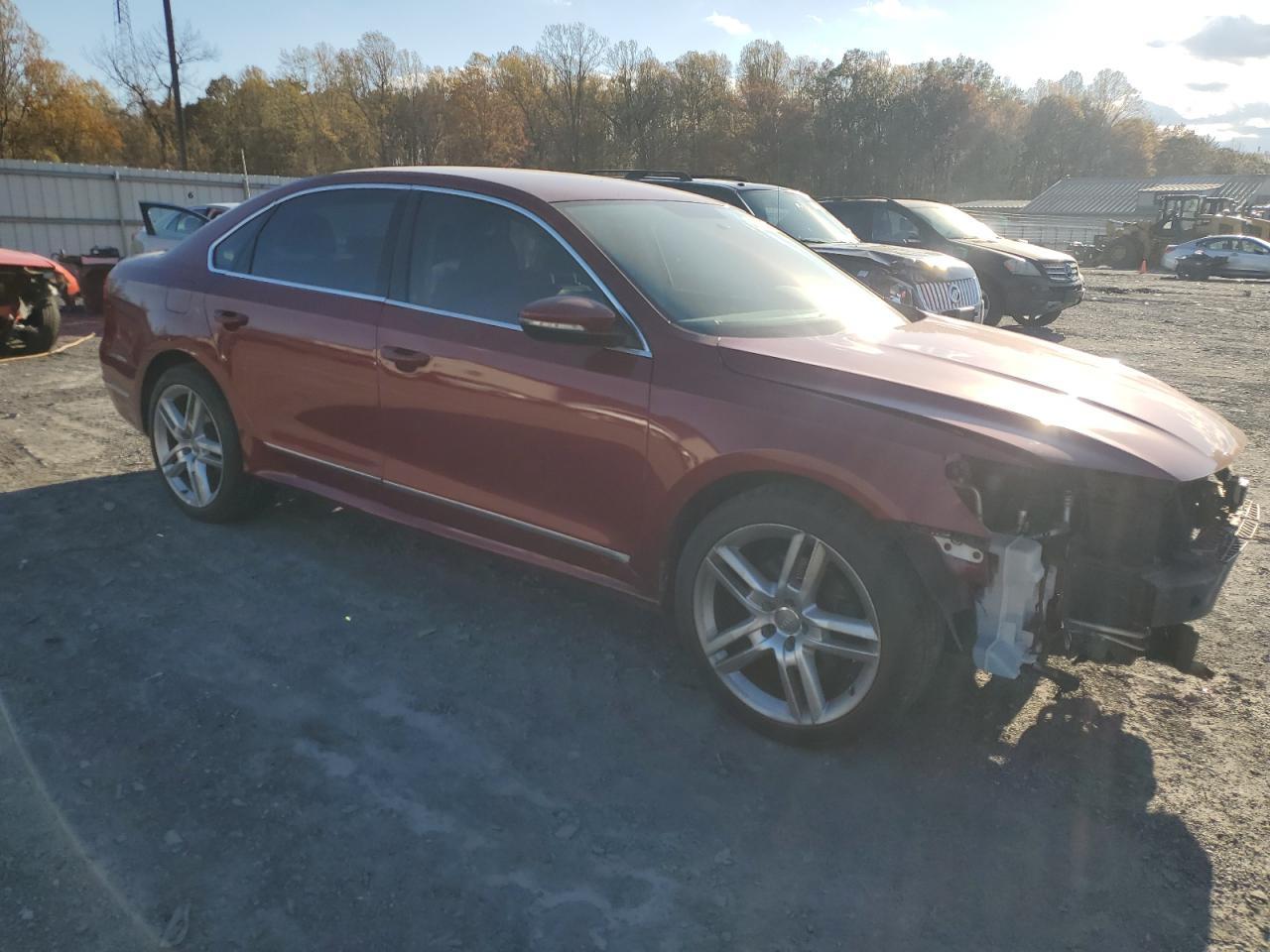 2017 Volkswagen Passat R-Line - Фото 4