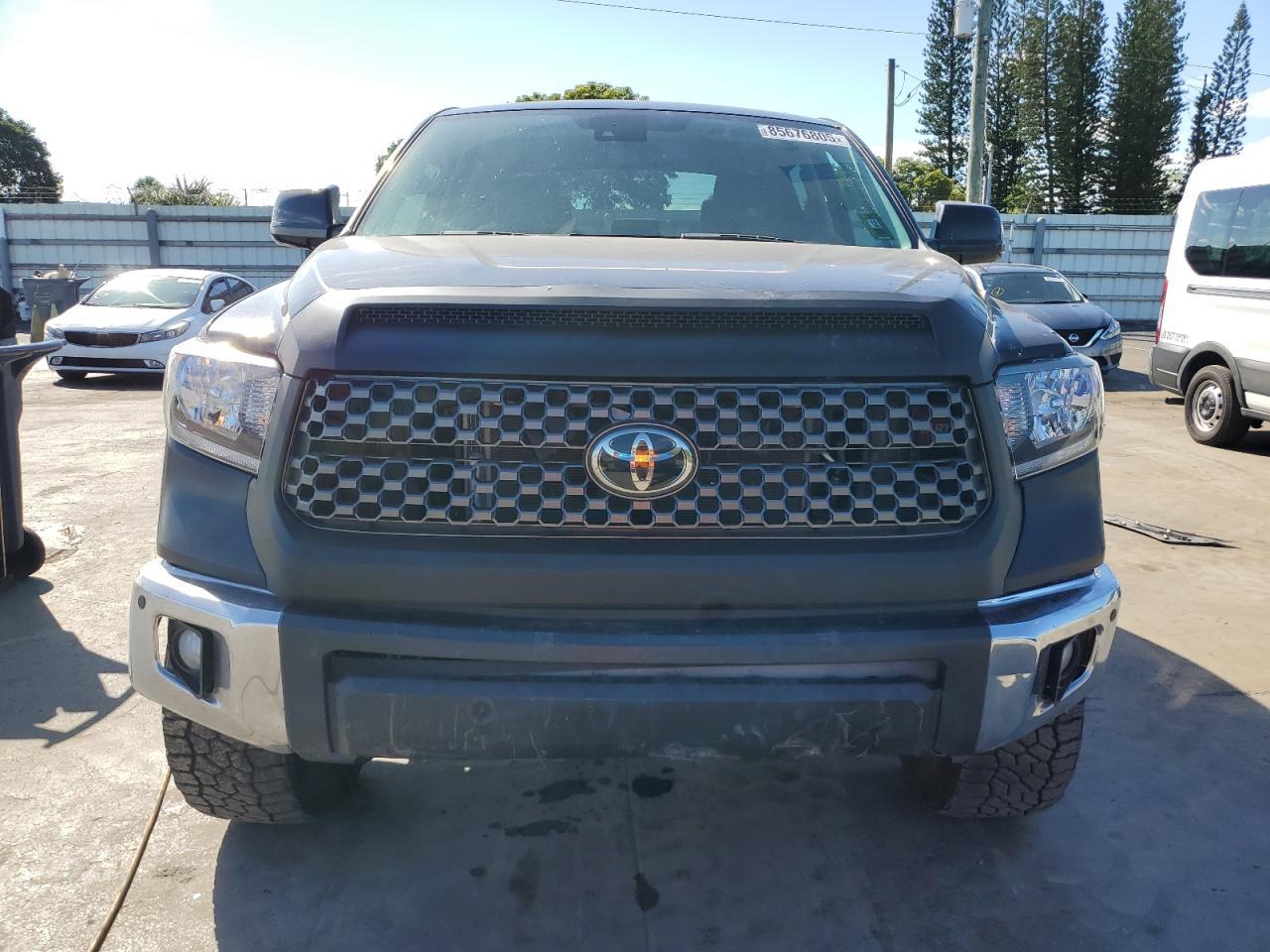 2020 Toyota Tundra Crewmax Sr5 - Image 5