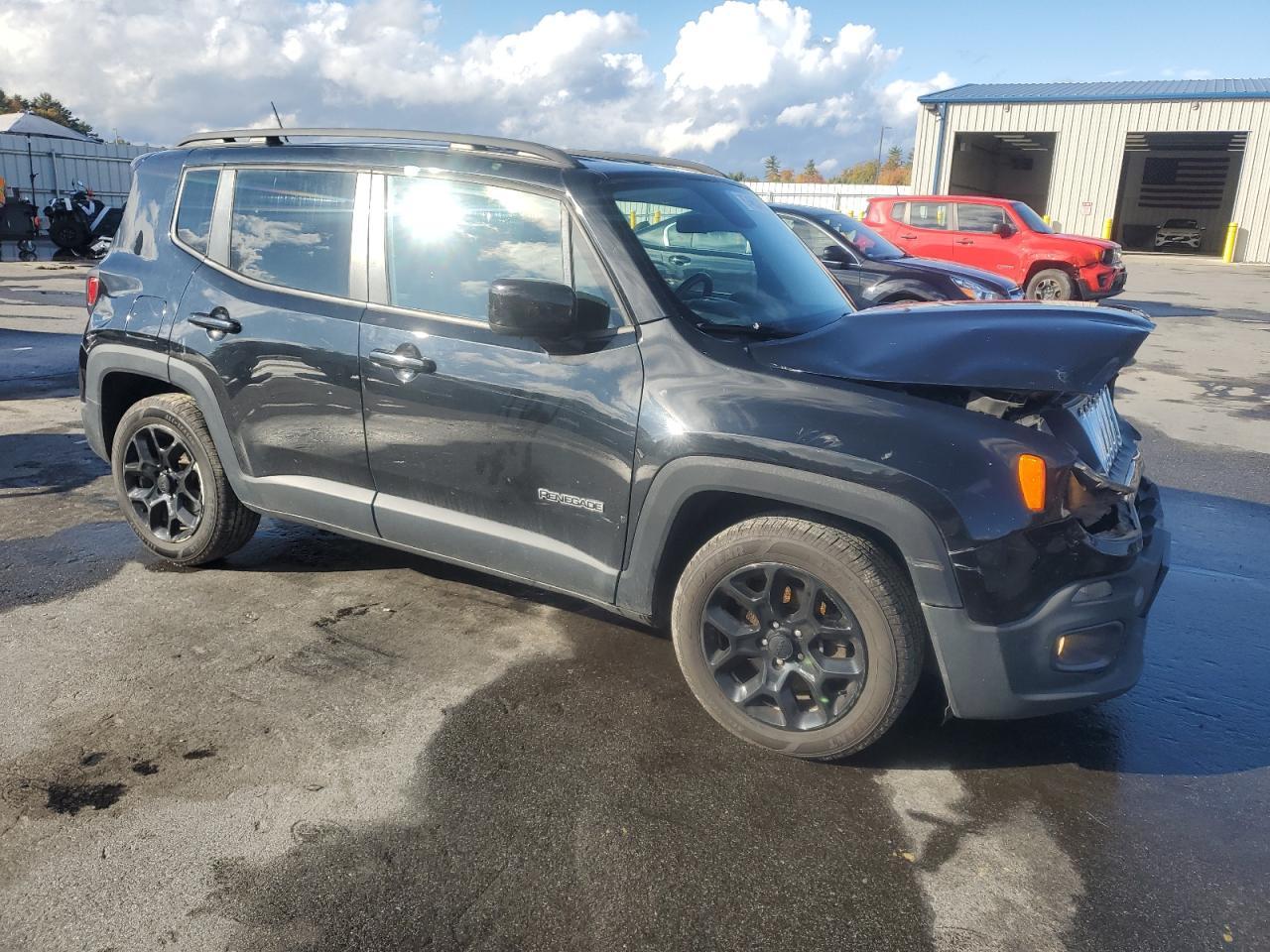 2017 Jeep Renegade Latitude - Image 4