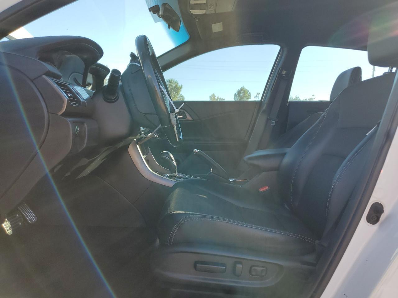 2016 Hond Accord Spo - Image 7