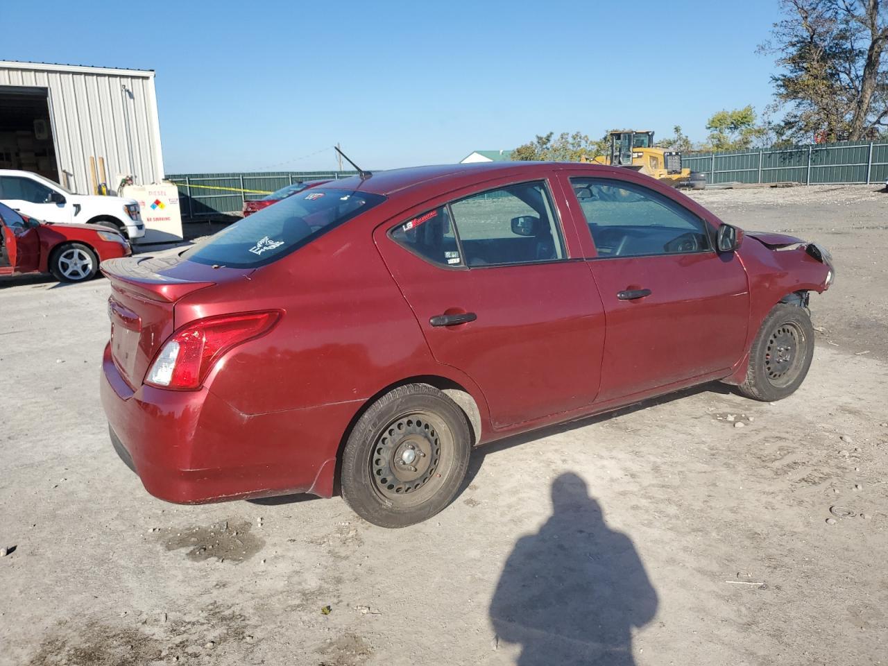 2017 Nissan Versa S - Фото 3