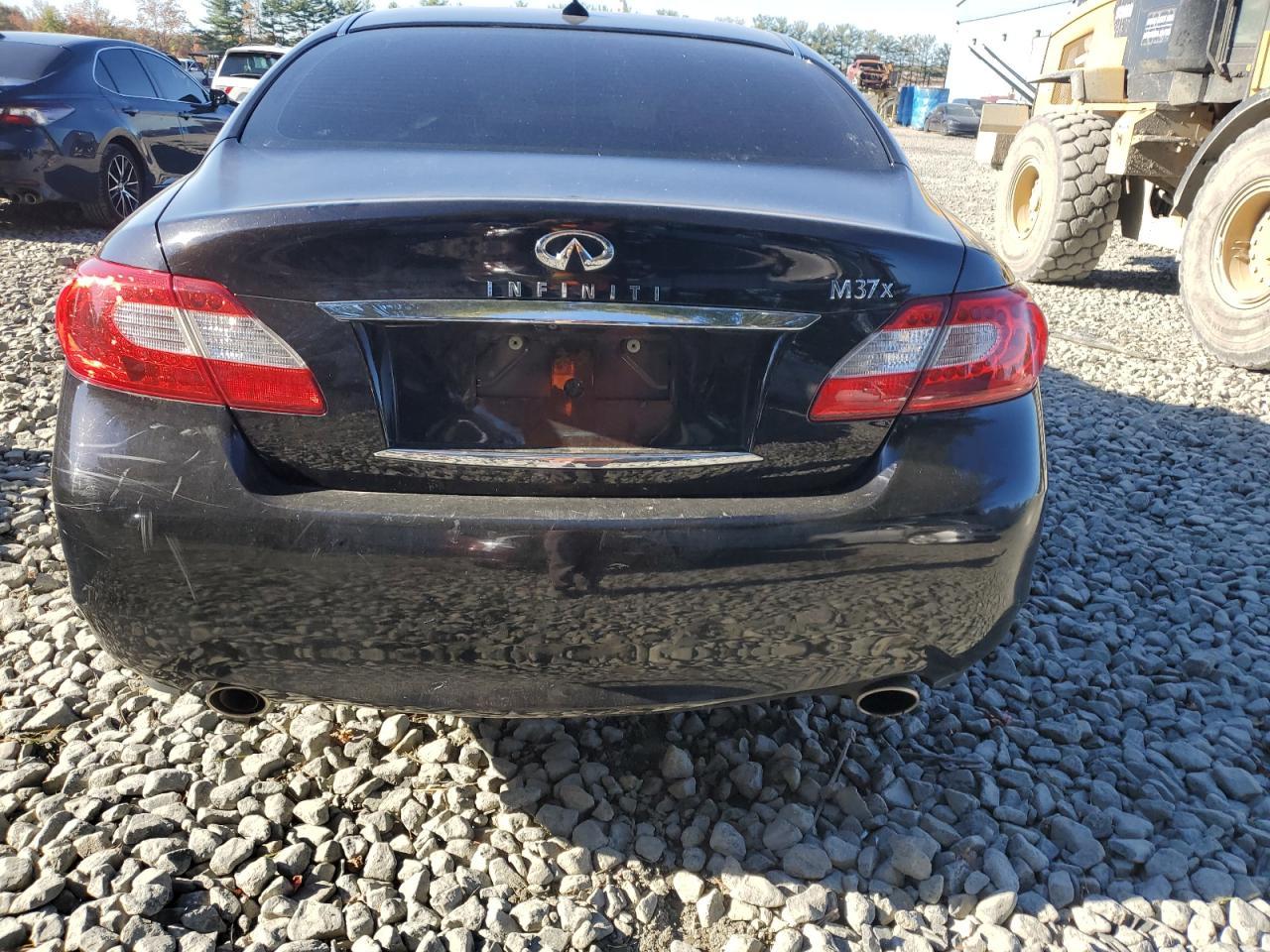 2011 Infiniti M37 X - Фото 6