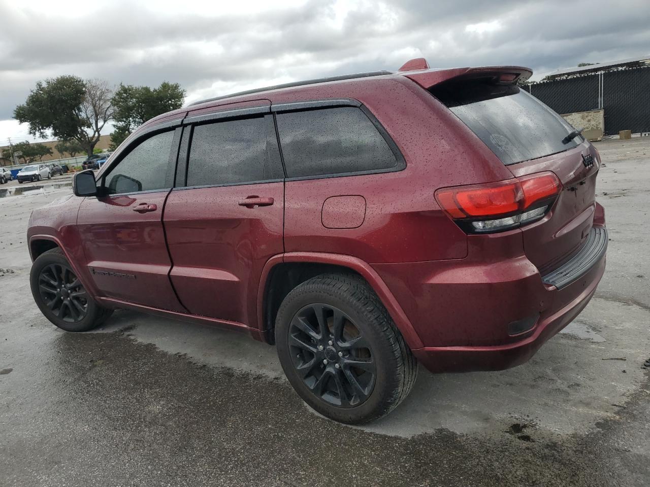 2020 Jeep Grand Cherokee Laredo - Фото 2