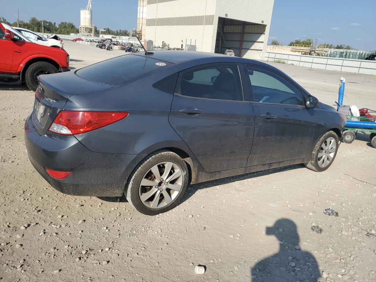 2012 Hyundai Accent Gls - Фото 3