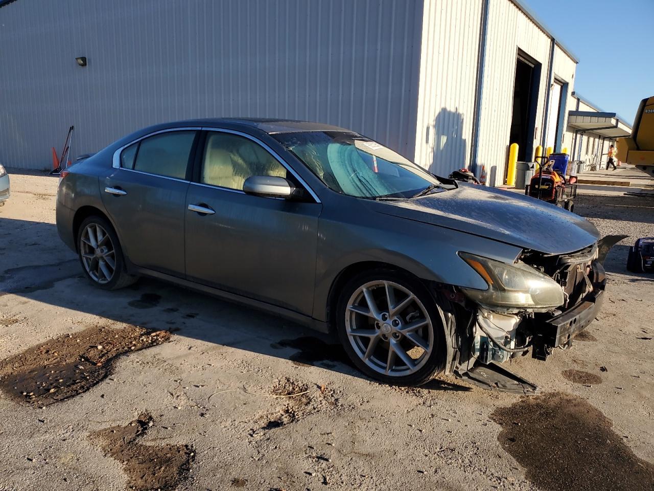 2011 Nissan Maxima S - Image 4