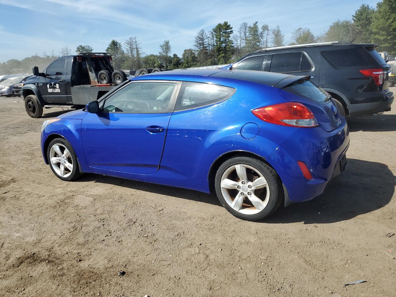 2013 Hyundai Veloster - Фото 2