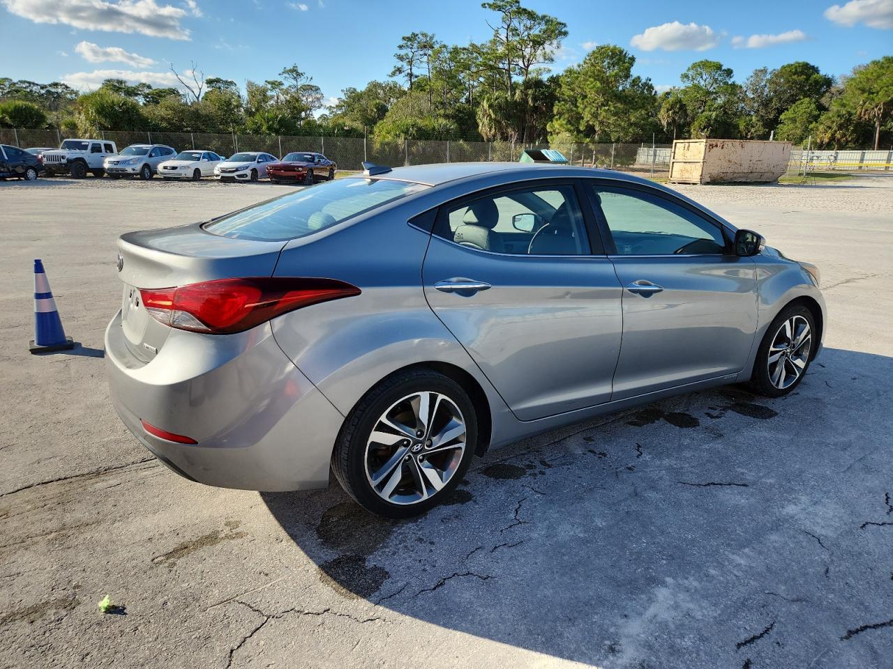 2015 Hyundai Elantra Limited - Image 3