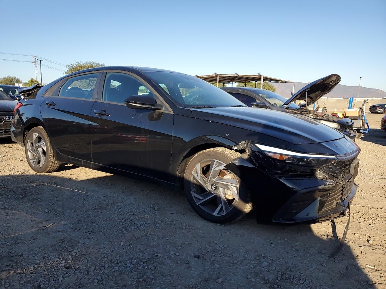 2025 Hyundai Elantra Sel Sport - Image 4