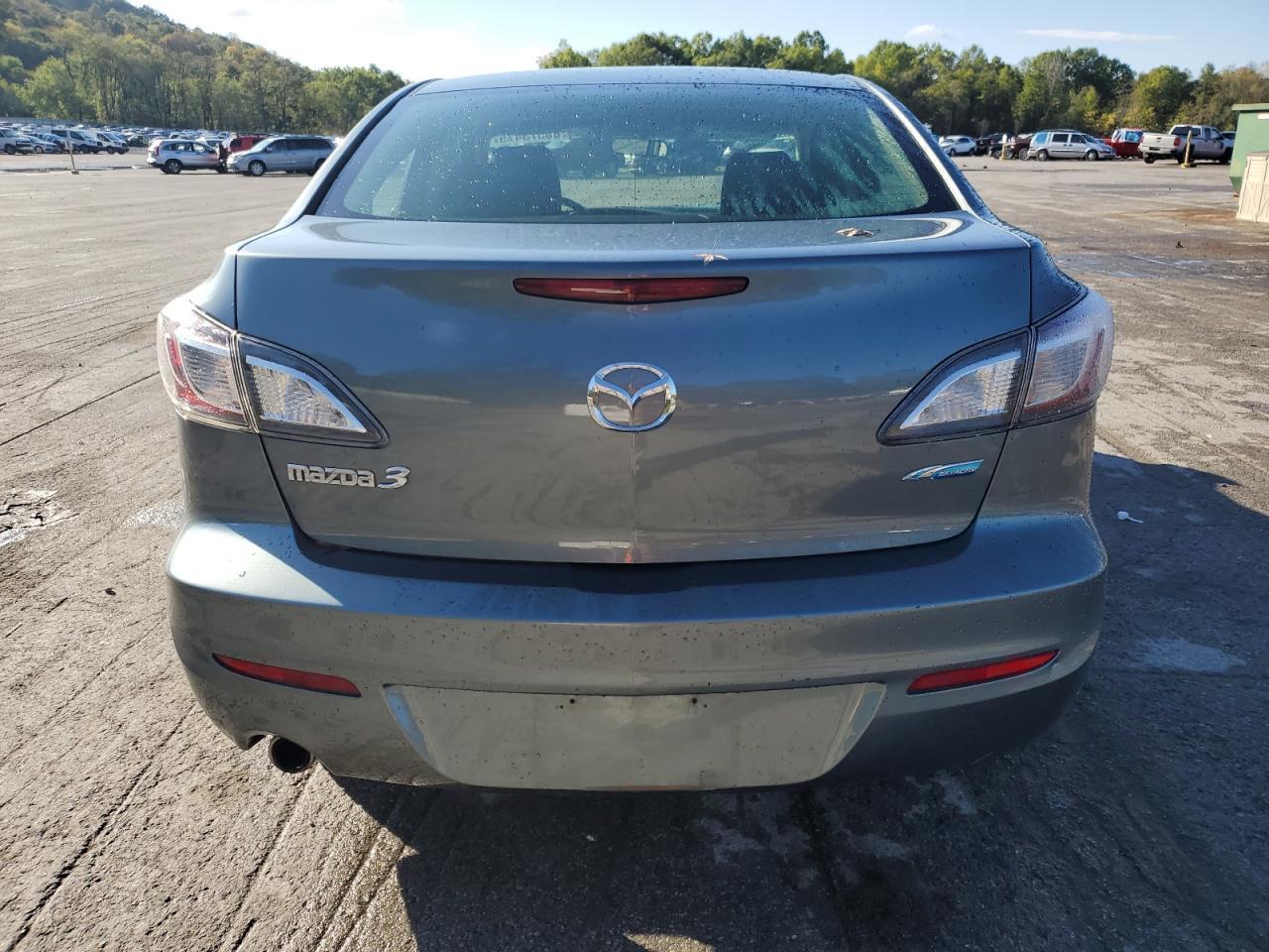 2012 Mazda 3 I - Image 6