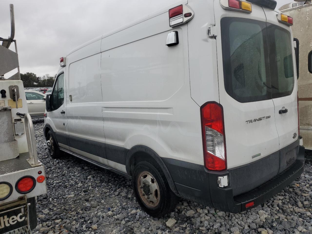 2021 Ford Transit Ambulance - Фото 2