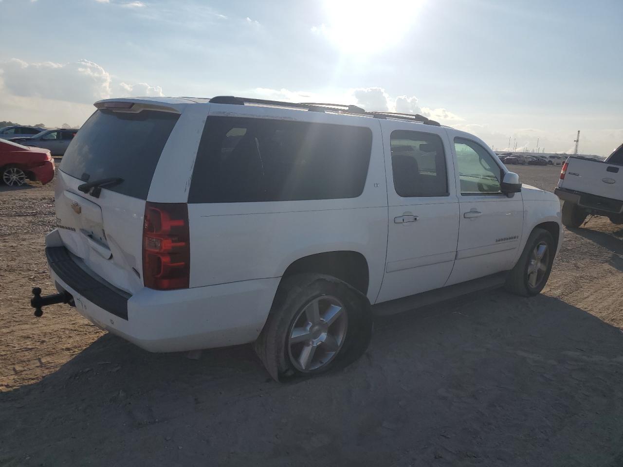 2009 Chevrolet Suburban C1500 Lt - Image 3