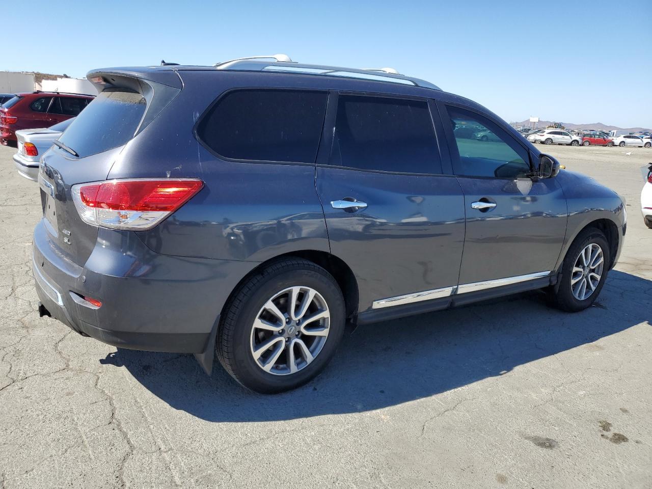 2014 Nissan Pathfinder S - Фото 3