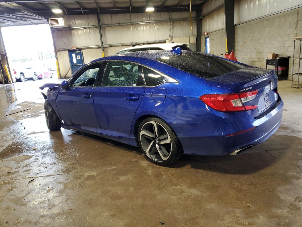 2018 Honda Accord Sport - Image 2