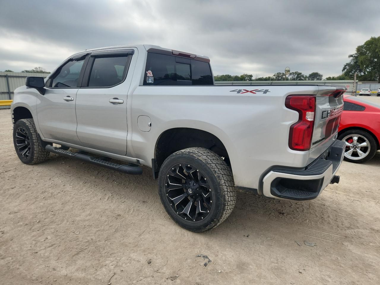 2020 Chevrolet Silverado K1500 Rst - Фото 2
