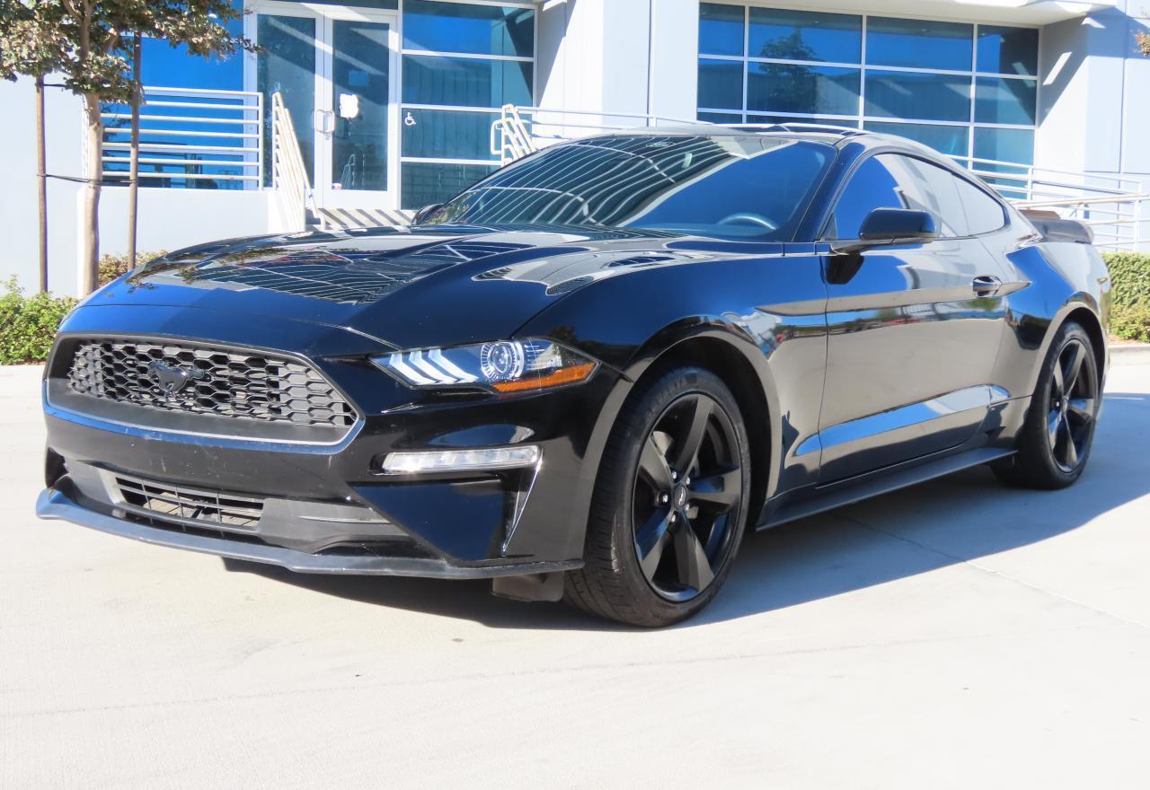 2022 Ford Mustang - Фото 2