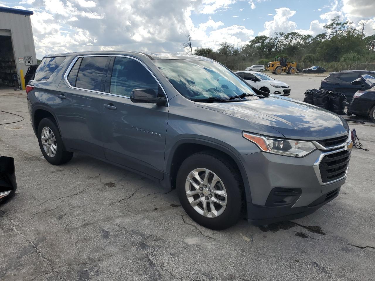 2019 Chevrolet Traverse Ls - Image 4