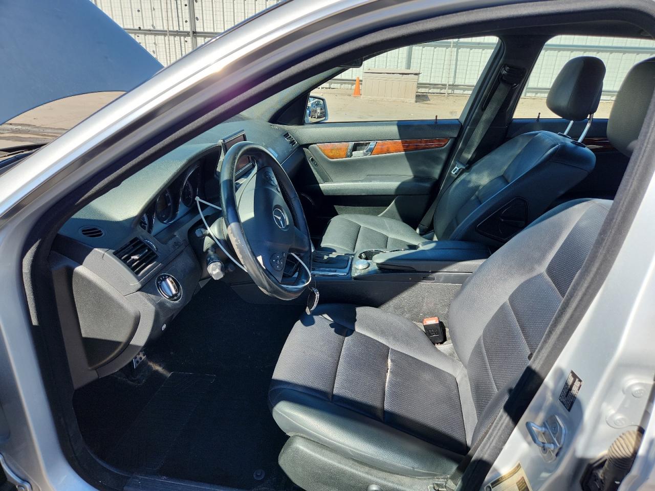 2010 Mercedes-Benz C 300 4Matic - Фото 7