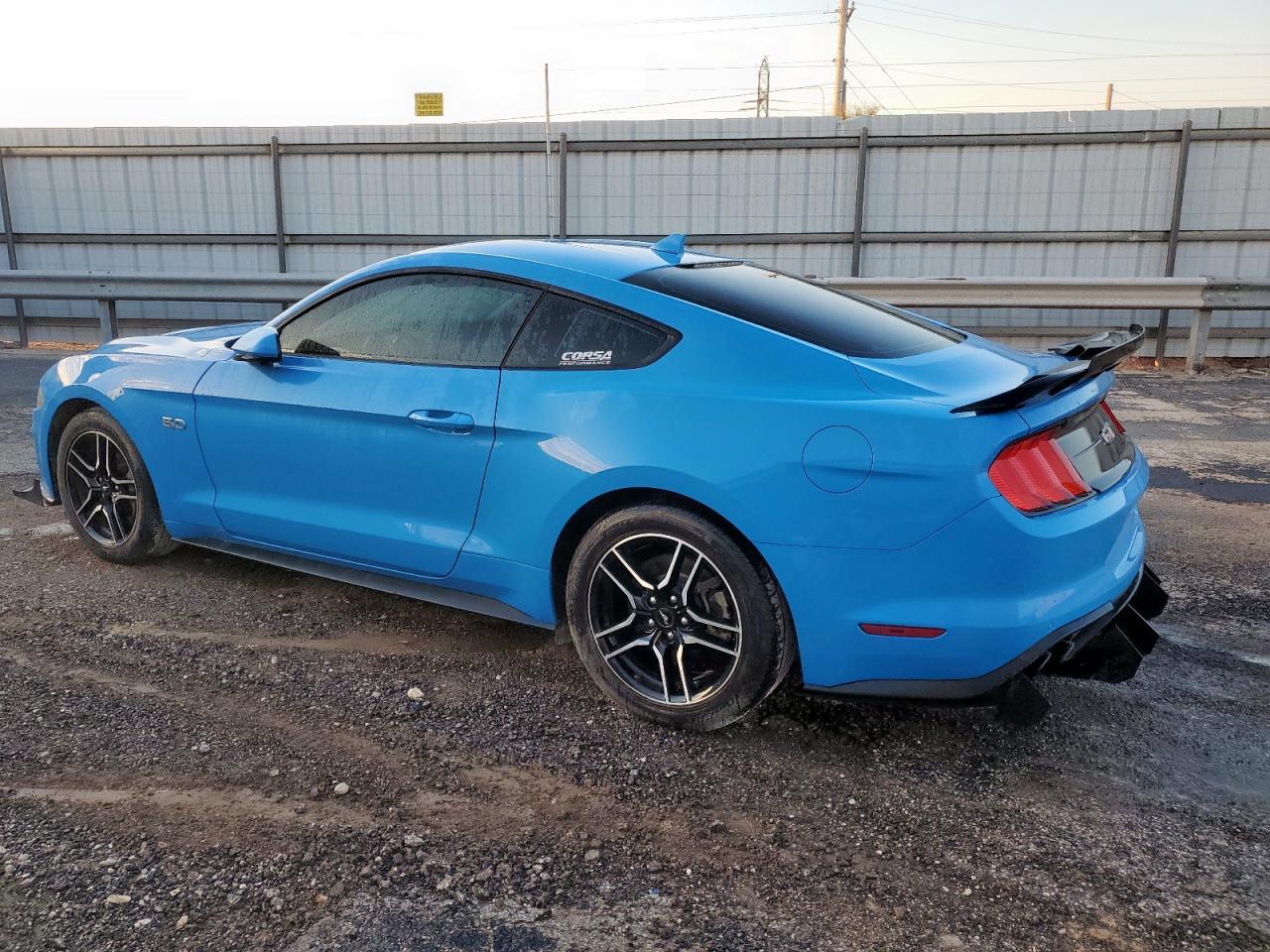 2023 Ford Mustang Gt - Фото 2