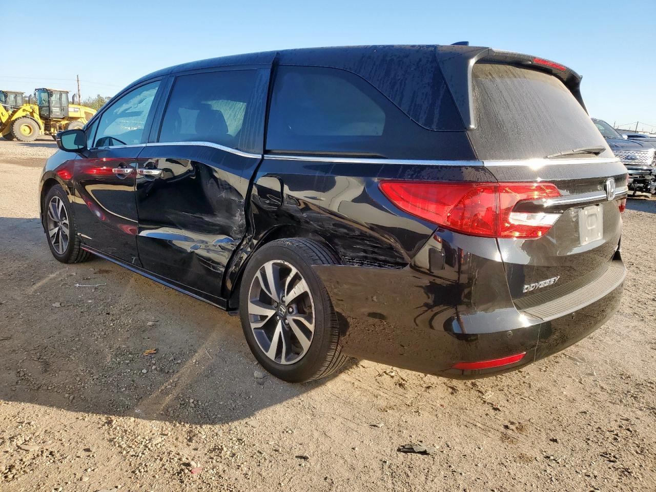 2023 Honda Odyssey Touring - Фото 2