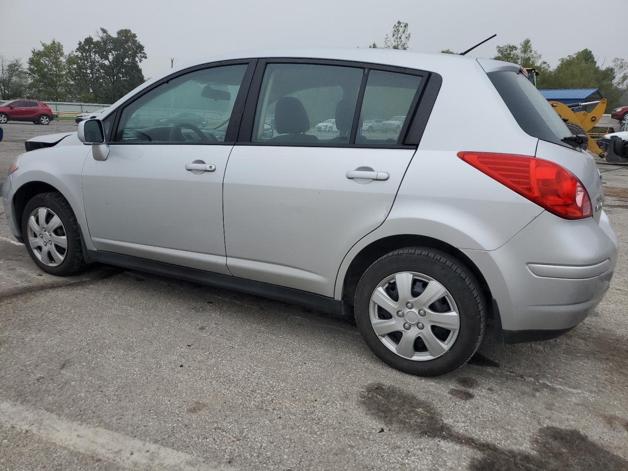 2011 Nissan Versa S - Image 2