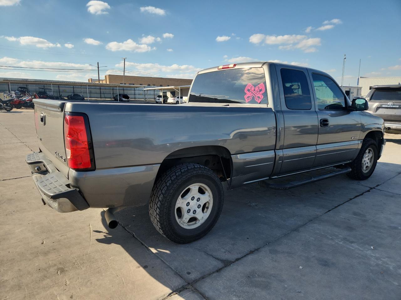 2002 Chevrolet Silverado C1500 - Image 3