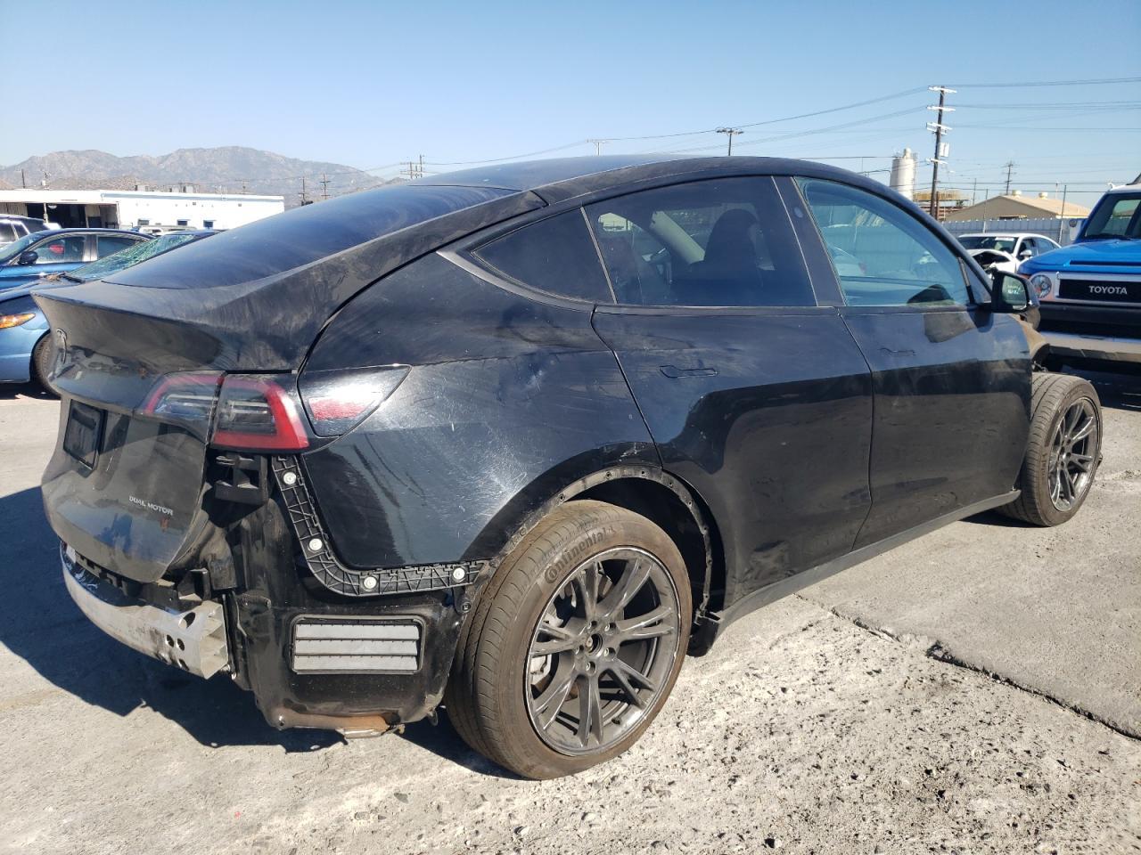 2024 Tesla Y - Image 3