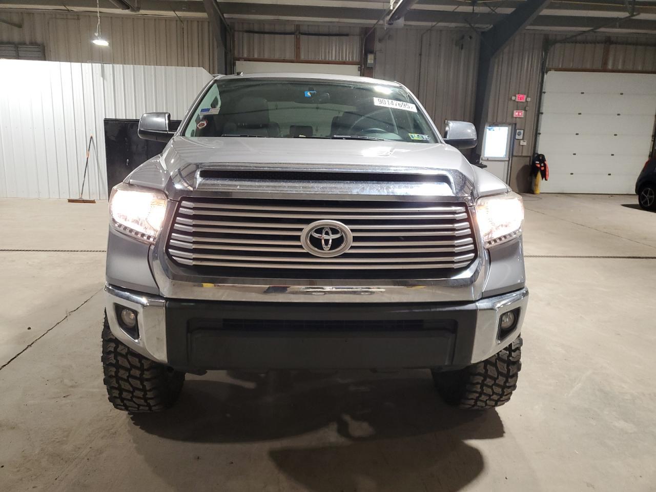 2015 Toyota Tundra Crewmax Limited - Image 5