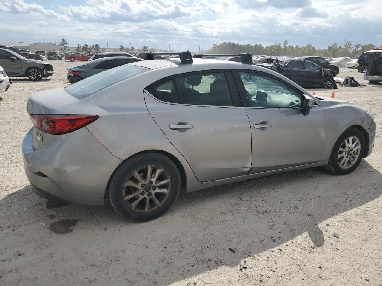 2016 Mazda 3 Sport - Image 3