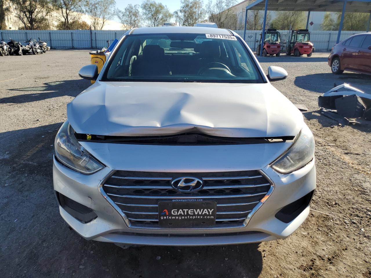 2021 Hyundai Accent Se - Фото 5