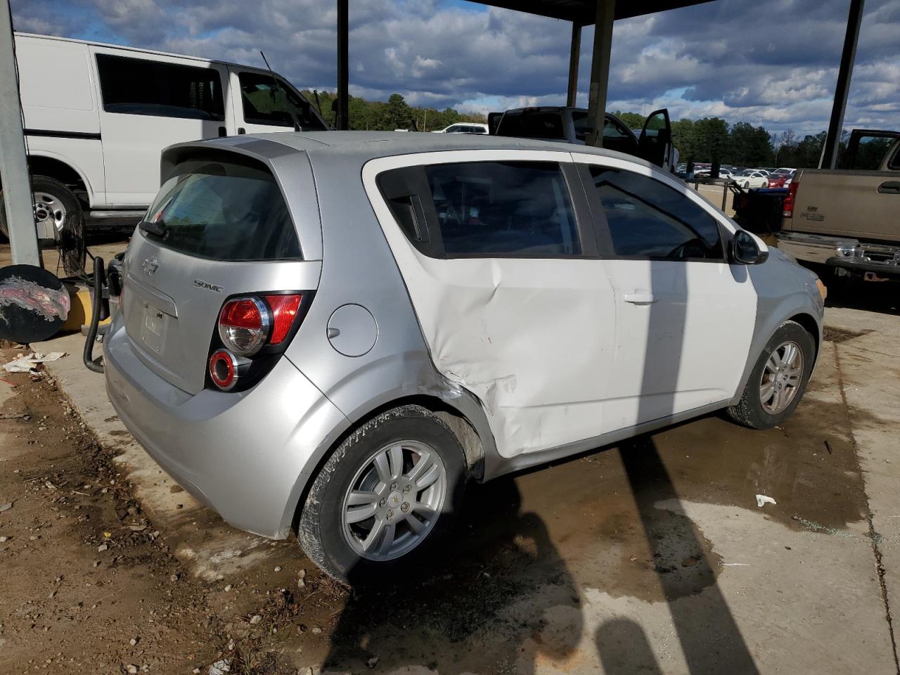 2012 Chevrolet Sonic Ls - Фото 3